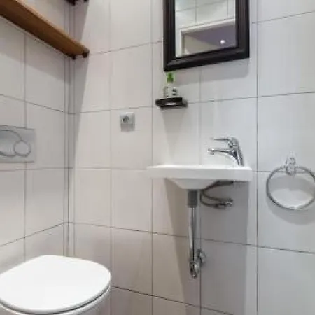 Sleeps 8 Wifi كان
