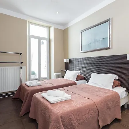Apartamento Sleeps 8 Wifi *