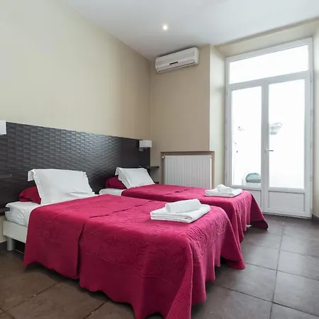 Sleeps 8 Wifi 칸느