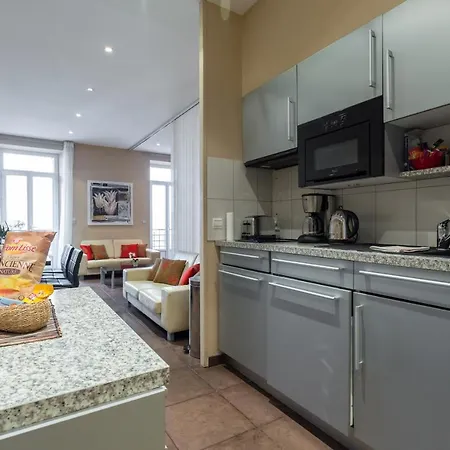 Sleeps 8 Wifi 아파트