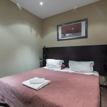 Sleeps 8 Wifi